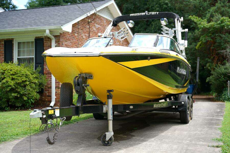 22ft Mastercraft Yacht For Sale