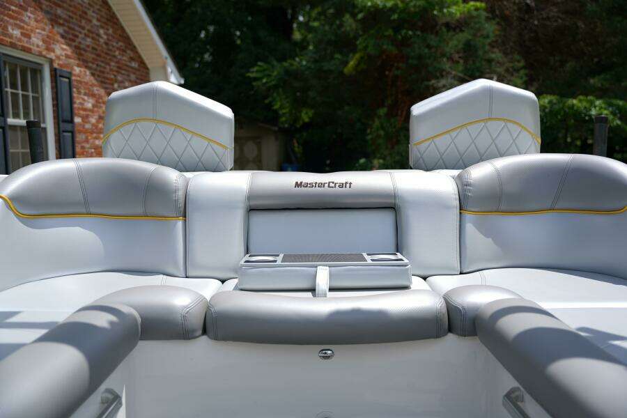 22ft Mastercraft Yacht For Sale