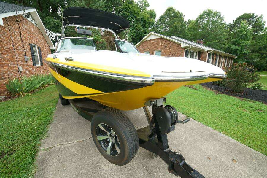 22ft Mastercraft Yacht For Sale