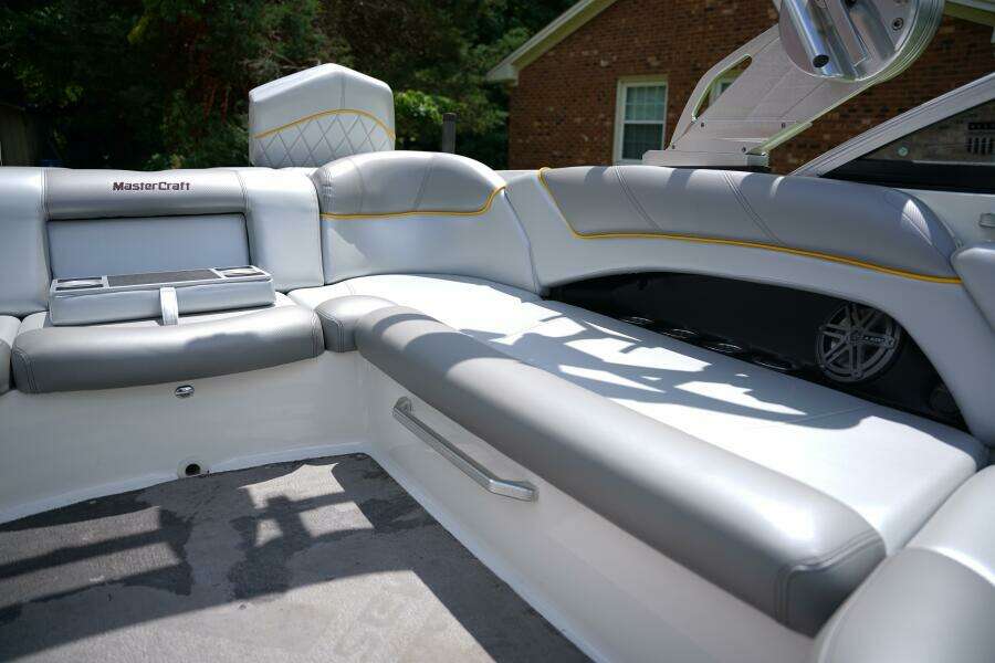 22ft Mastercraft Yacht For Sale