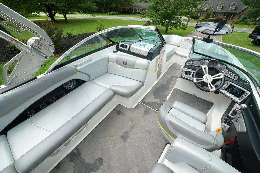 22ft Mastercraft Yacht For Sale
