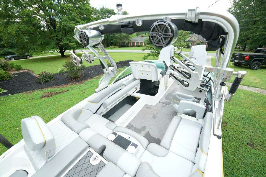 22ft Mastercraft Yacht For Sale