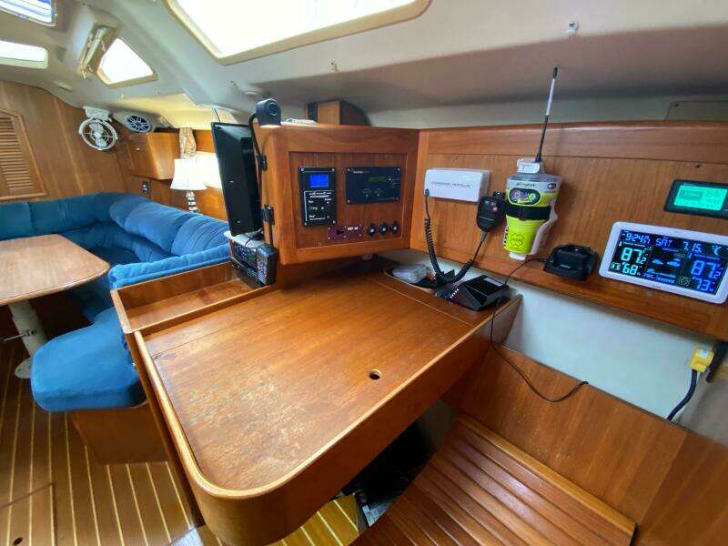 06 Chart Hunter 420 Passage