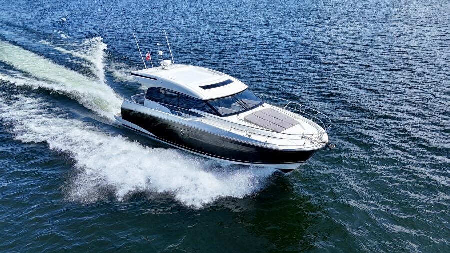 2023 Prestige 520 S