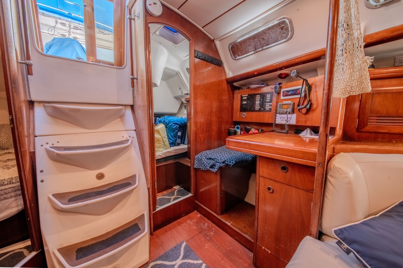 City Dogs 39ft Beneteau Yacht For Sale