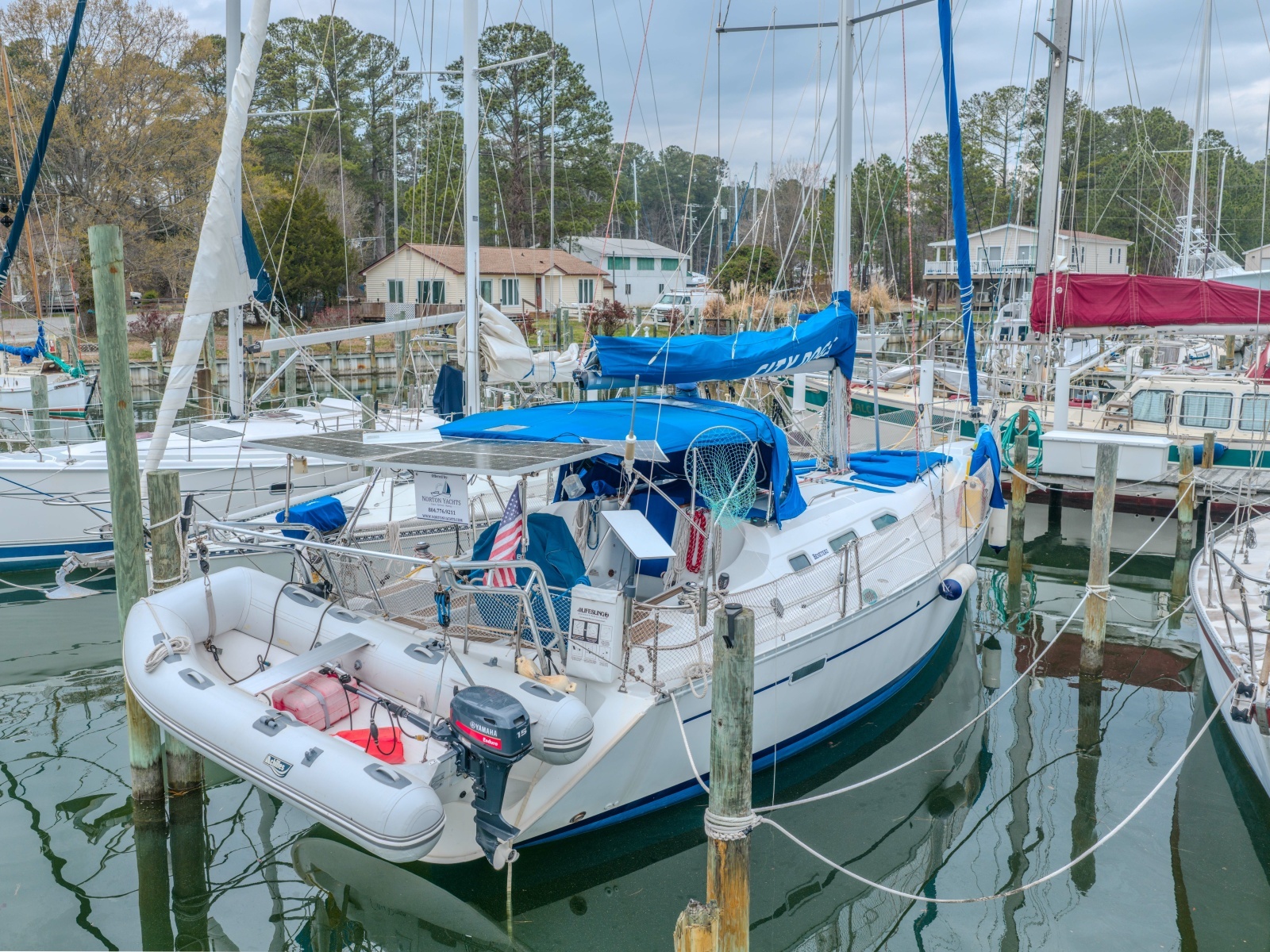 City Dogs 39ft Beneteau Yacht For Sale