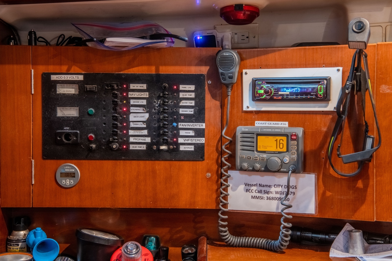 City Dogs 39ft Beneteau Yacht For Sale