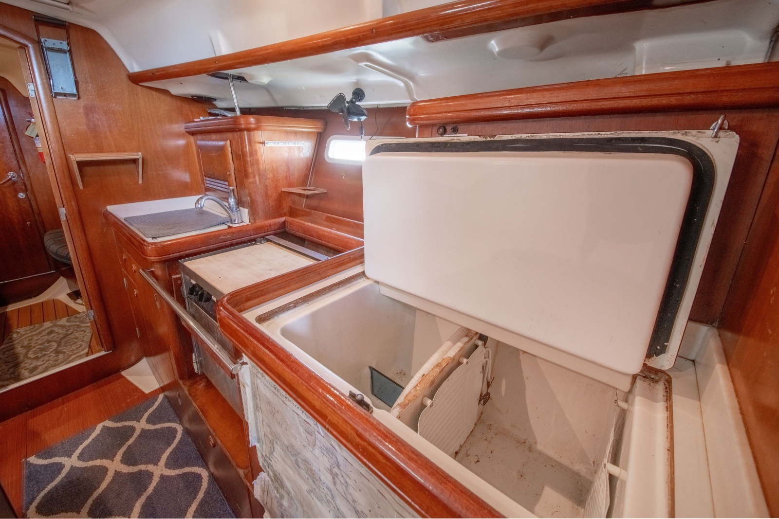 City Dogs 39ft Beneteau Yacht For Sale
