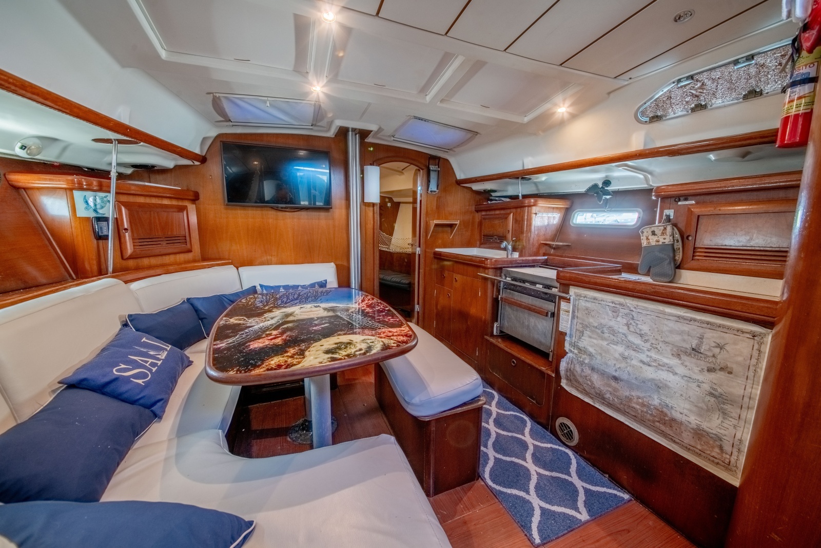 City Dogs 39ft Beneteau Yacht For Sale