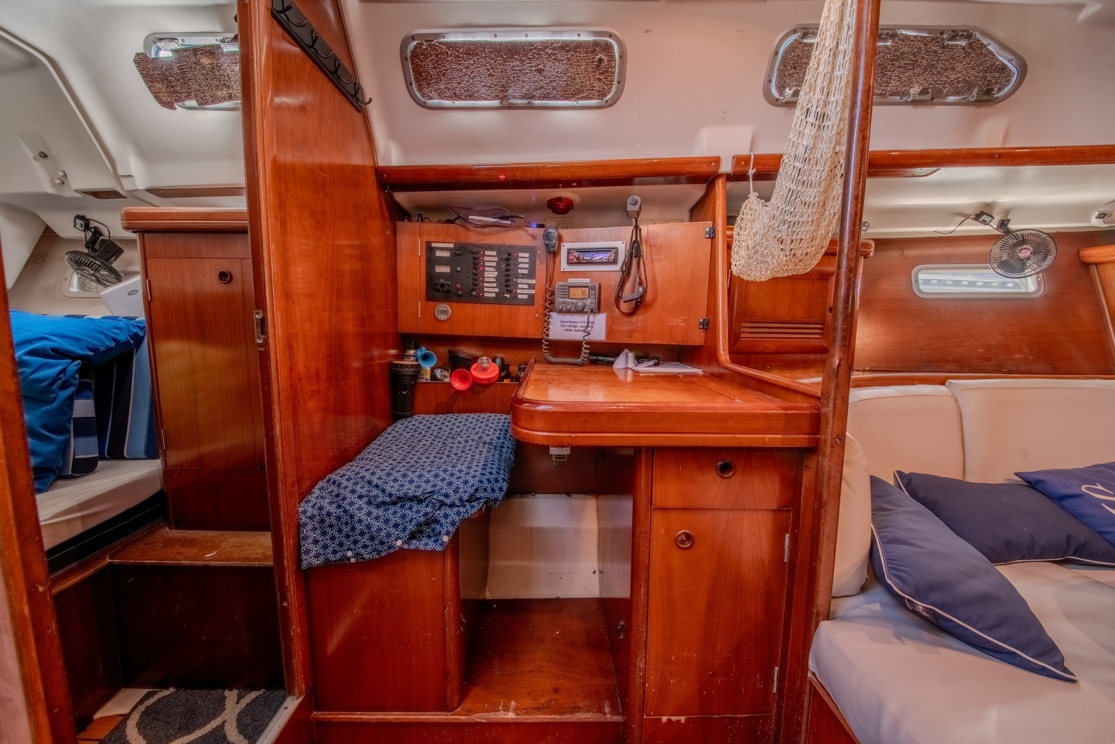 City Dogs 39ft Beneteau Yacht For Sale