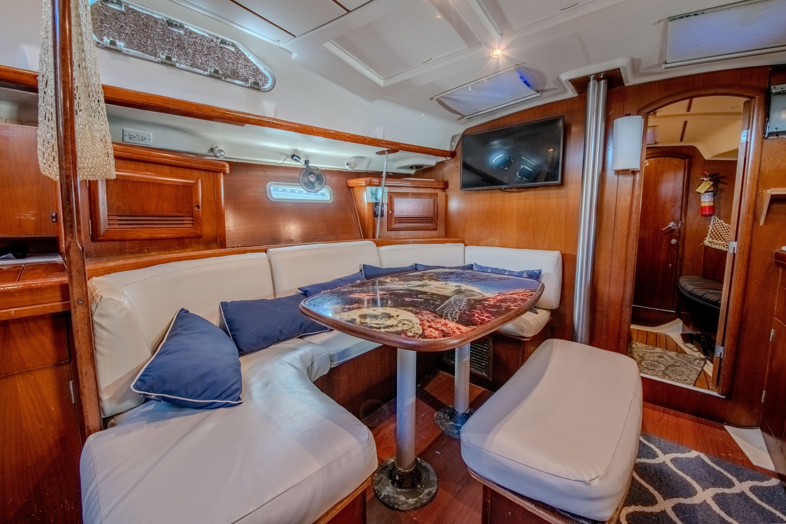 City Dogs 39ft Beneteau Yacht For Sale