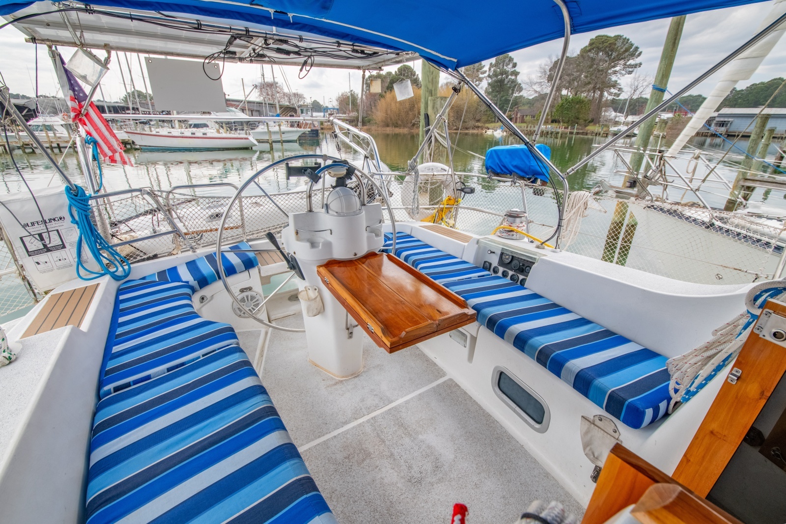 City Dogs 39ft Beneteau Yacht For Sale