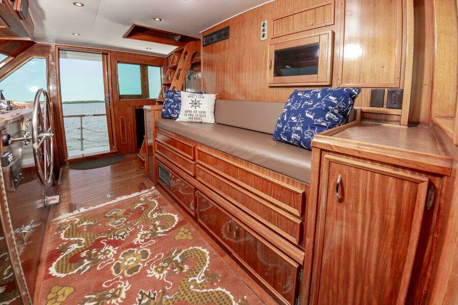 1980 Hatteras Extended Deck Power 9832157 981829161 0 090620250653 13