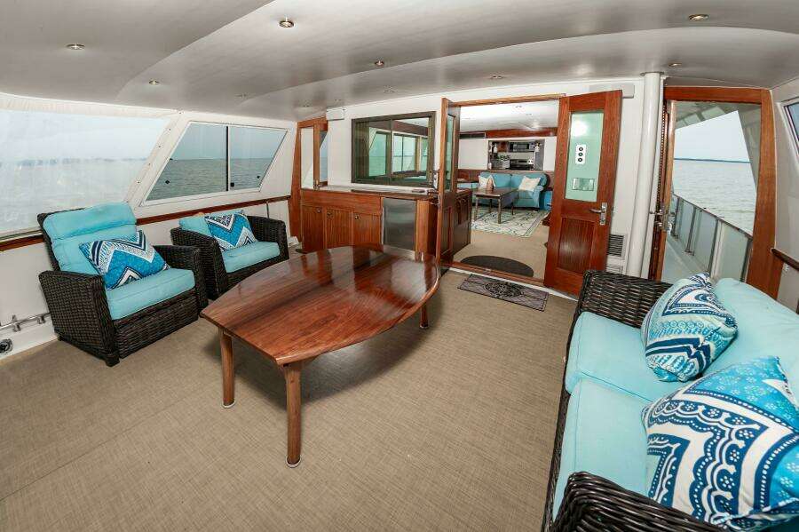 1980 Hatteras Extended Deck Power 9832157 981829171 0 090620250654 23