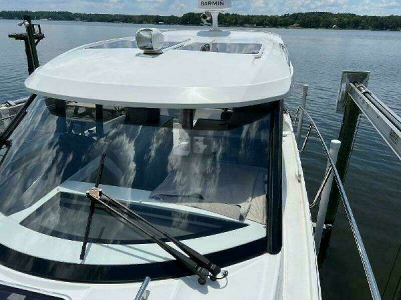 Lydie Ann 29ft Jeanneau Yacht For Sale