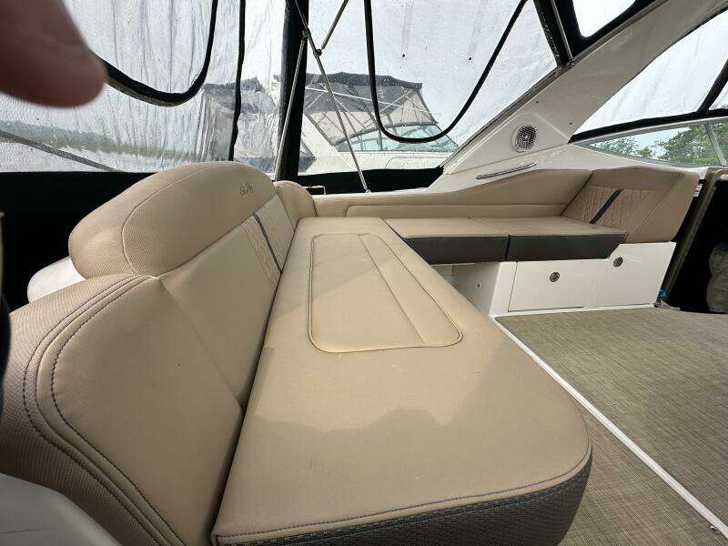 31ft Sea Ray Yacht For Sale