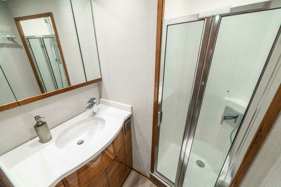 64 Viking Convertible Guest Head