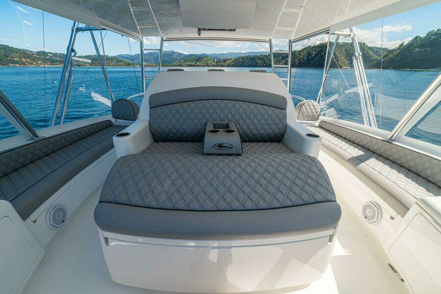64 Viking Convertible Flybridge Seating