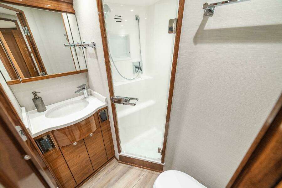 64 Viking Convertible Guest Head