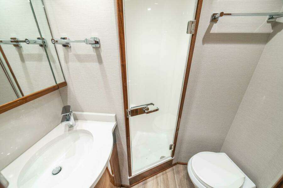 64 Viking Convertible Guest Head