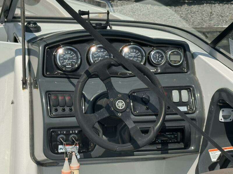 23ft Yamaha Boats Yacht For Sale