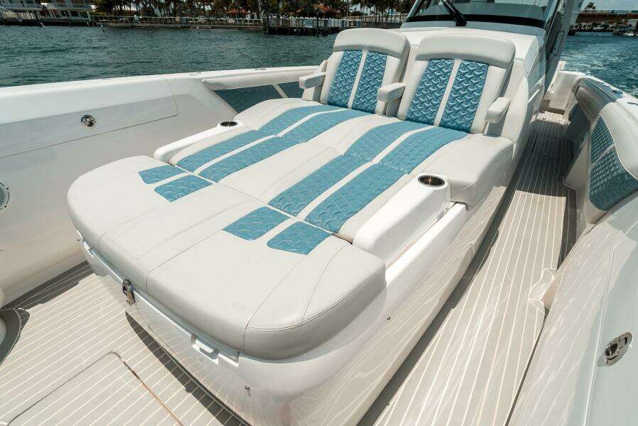 40ft Intrepid Yacht For Sale