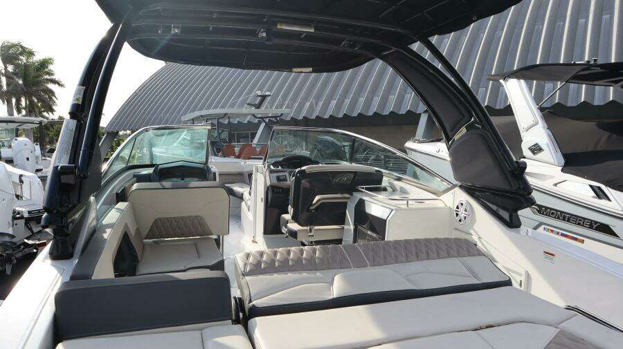 30ft Monterey Yacht For Sale