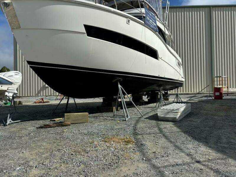 MJM Grand  36ft Carver Yacht For Sale MJM Grand  36ft Carver Yacht For Sale