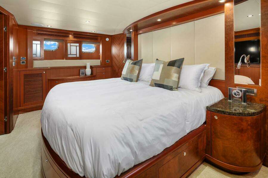 ESTANCIA 80ft Ocean Alexander Yacht For Sale