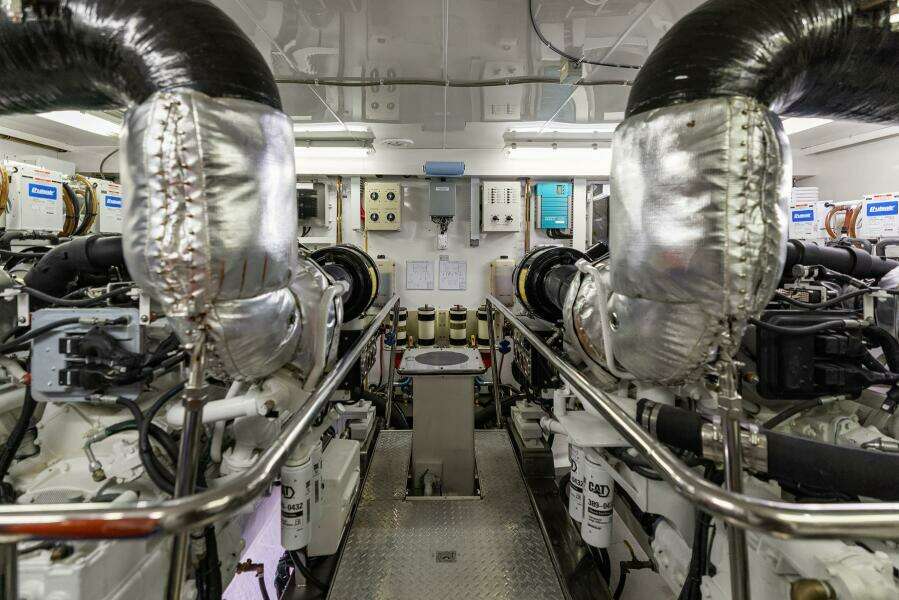 ESTANCIA 80ft Ocean Alexander Yacht For Sale