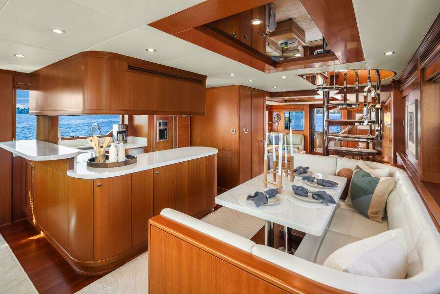 ESTANCIA 80ft Ocean Alexander Yacht For Sale