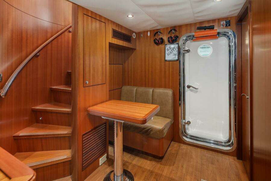 ESTANCIA 80ft Ocean Alexander Yacht For Sale
