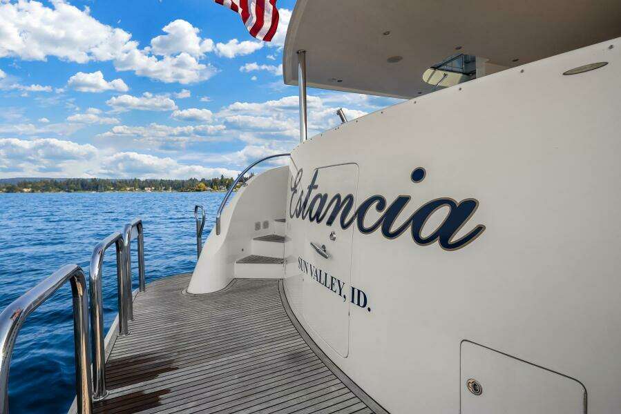 ESTANCIA 80ft Ocean Alexander Yacht For Sale