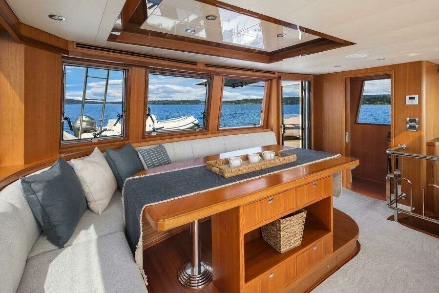 ESTANCIA 80ft Ocean Alexander Yacht For Sale