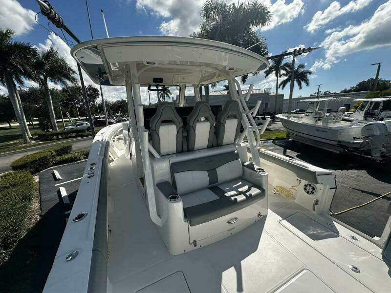 37ft Regulator Yacht For Sale