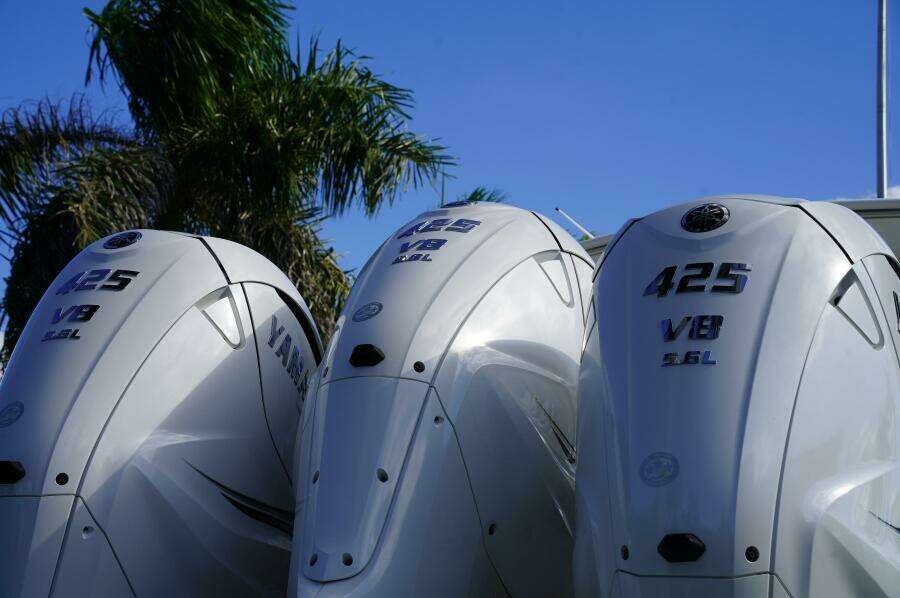 37ft Regulator Yacht For Sale