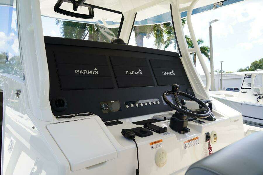 37ft Regulator Yacht For Sale