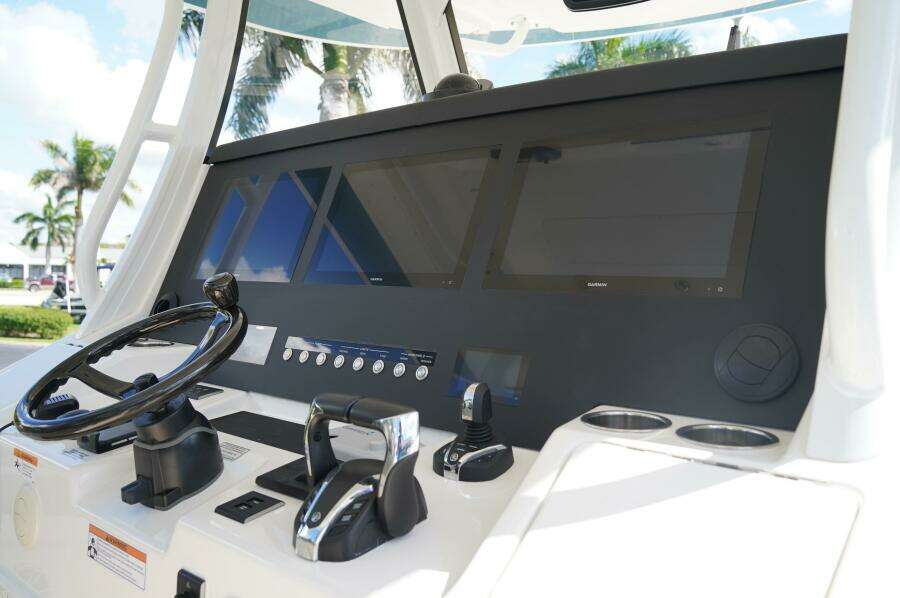 37ft Regulator Yacht For Sale