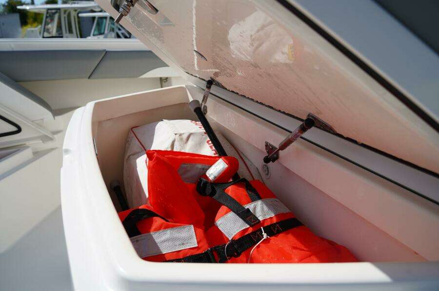 37ft Regulator Yacht For Sale