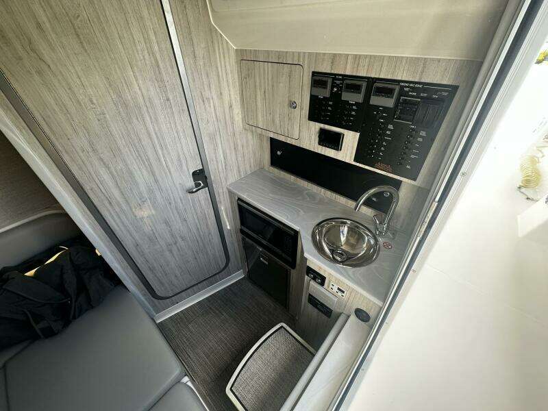 37ft Regulator Yacht For Sale