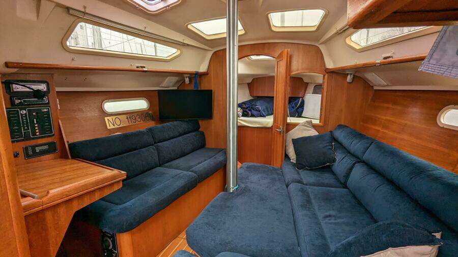 32ft Hunter Yacht For Sale