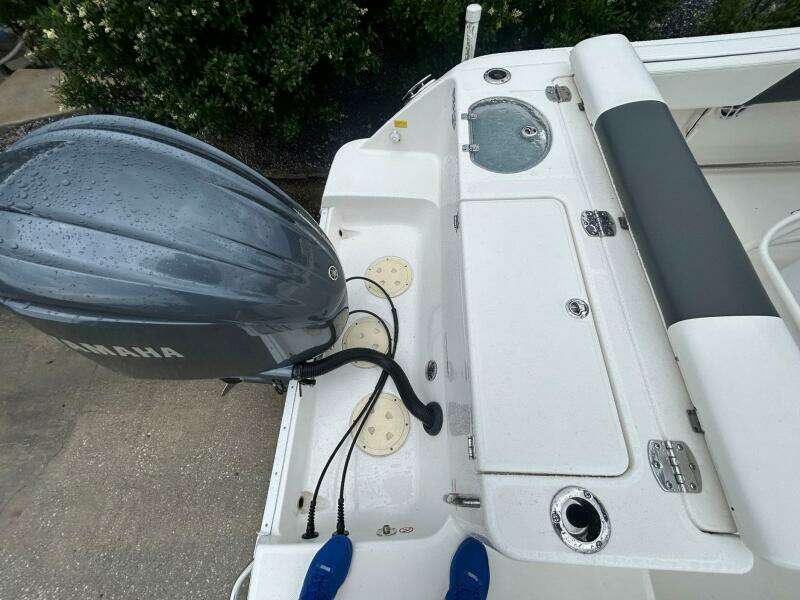 24ft Robalo Yacht For Sale