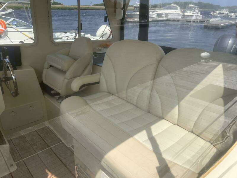 Helm Bench Seat