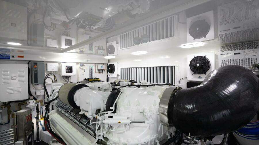 2025 82 Viking Convertible Boujie Engine Room (8)