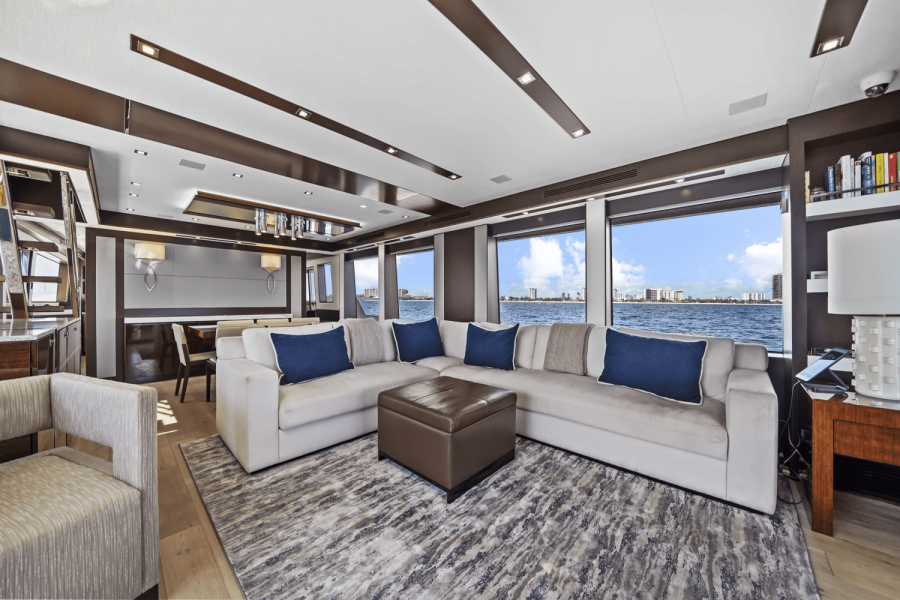 91ft Hatteras Yacht For Sale