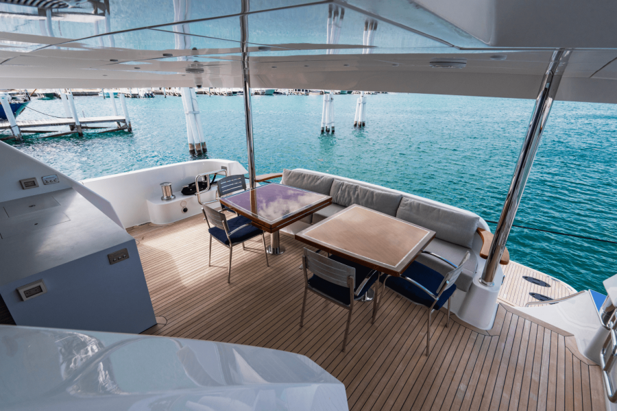 91ft Hatteras Yacht For Sale