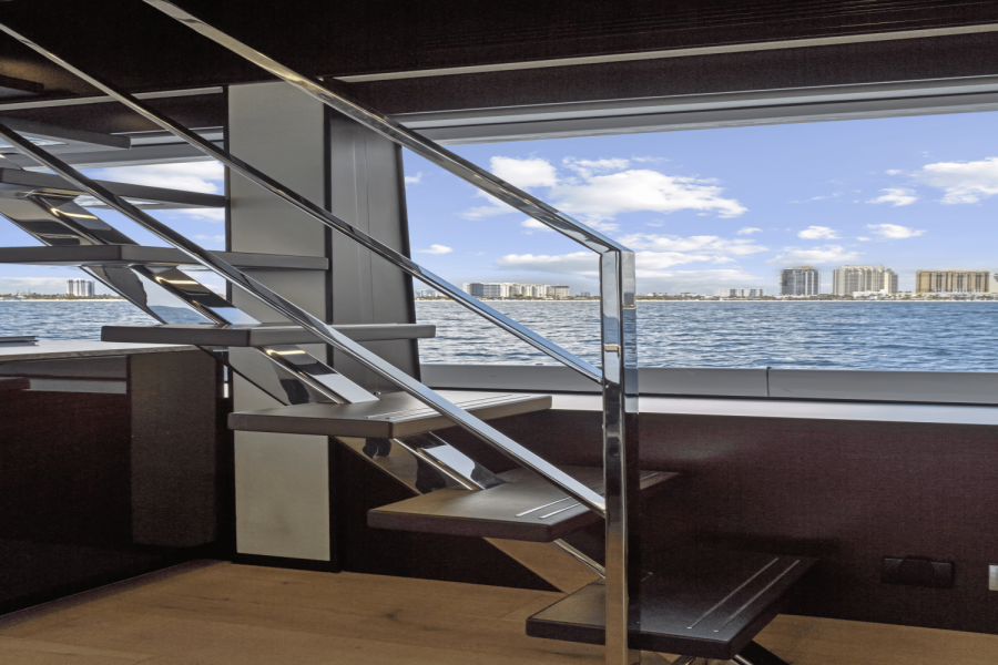 91ft Hatteras Yacht For Sale