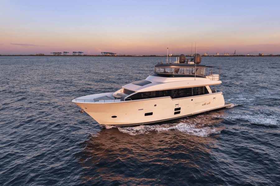 91ft Hatteras Yacht For Sale