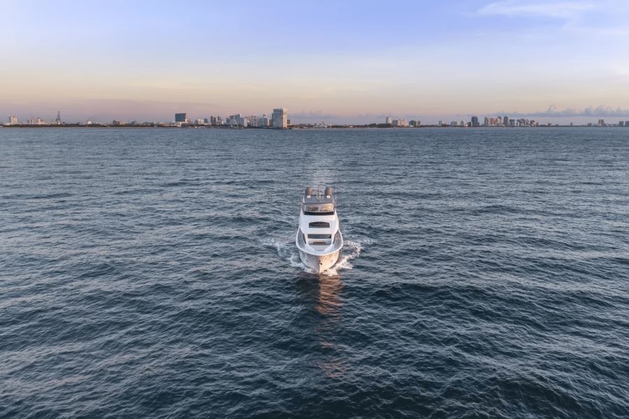 91ft Hatteras Yacht For Sale