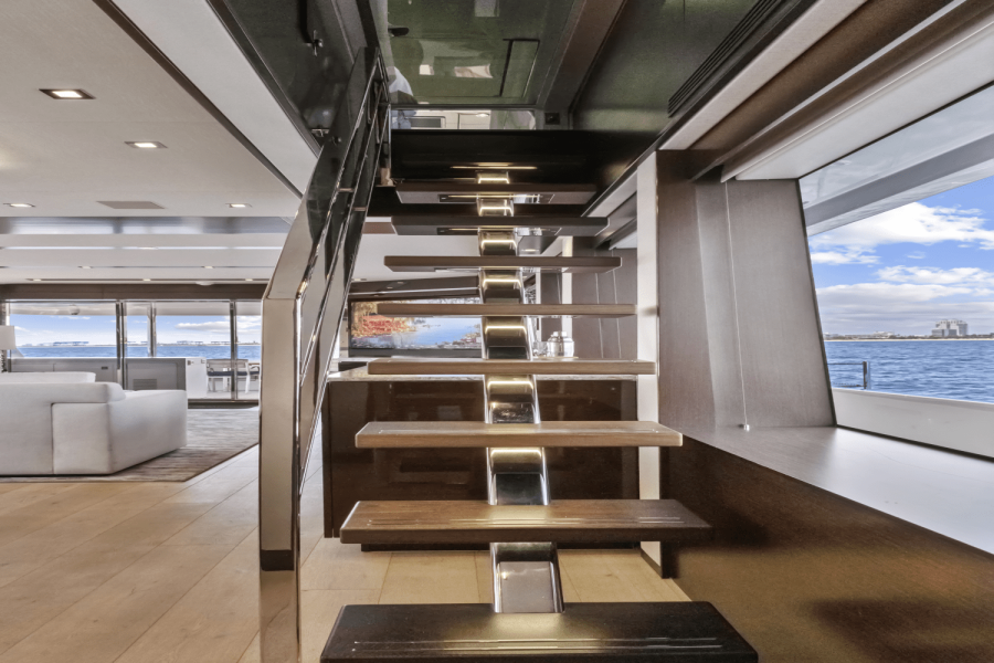 91ft Hatteras Yacht For Sale